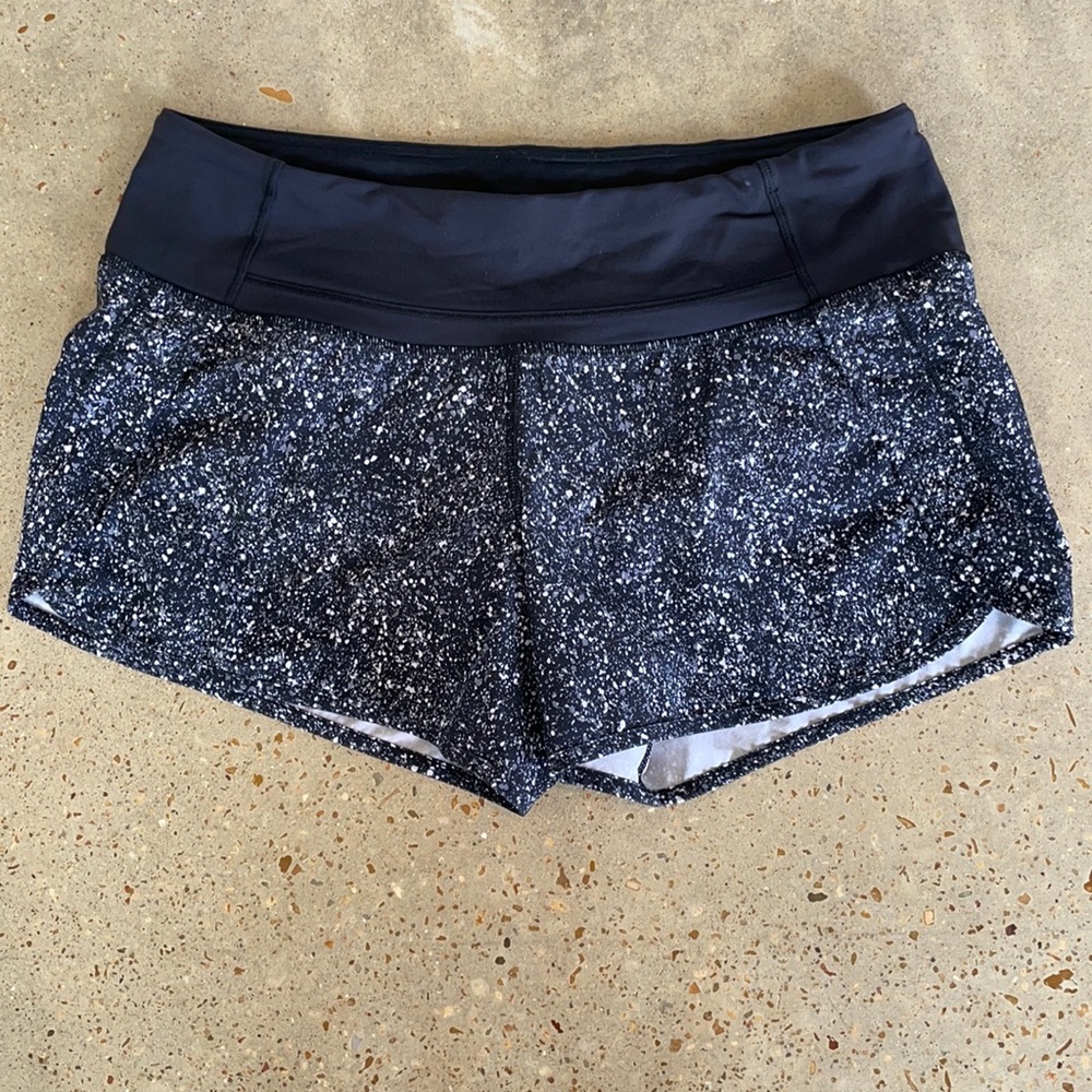 Lululemon Run Times shorts. Size 6. Black&white
